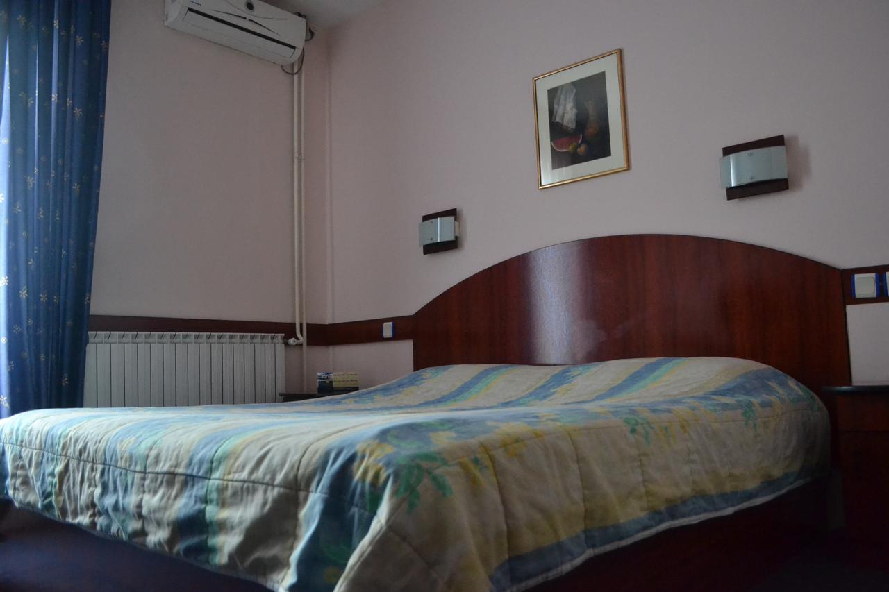 Hotel Mimoza Kumanovo Exterior foto